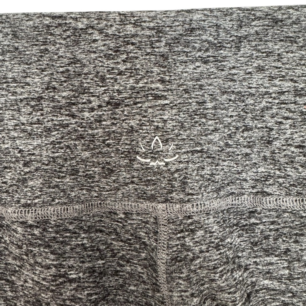 Beyond Yoga Gray Leggings - Picture 3 of 5